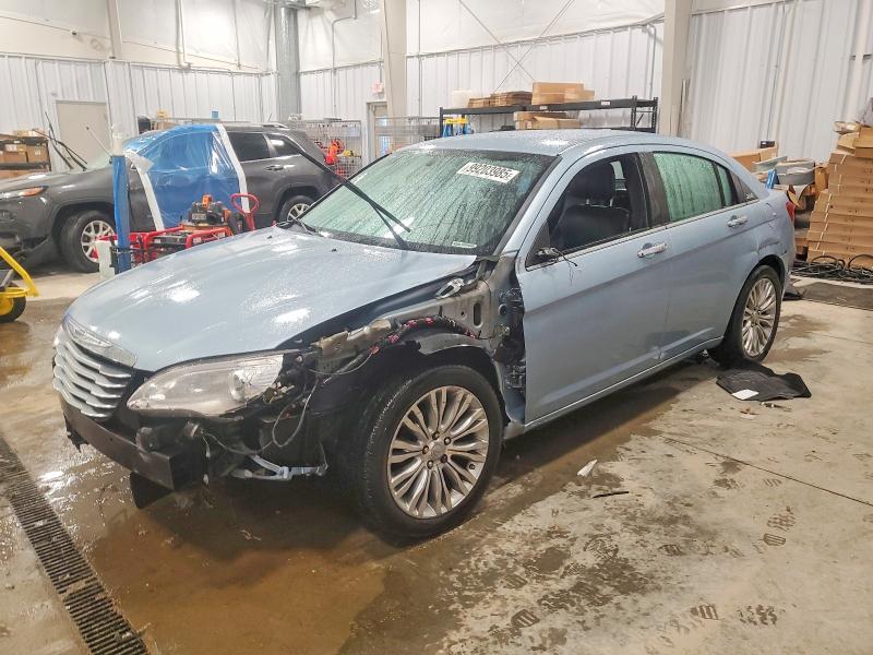 CHRYSLER 200 LIMITE 2013 with VIN 1C3CCBCG4DN520949 - Photo from auction
