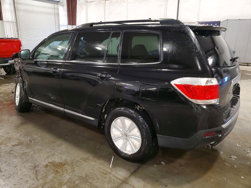 Photo 2 from auction – 2013 TOYOTA HIGHLANDER with VIN 5TDBK3EH8DS236854