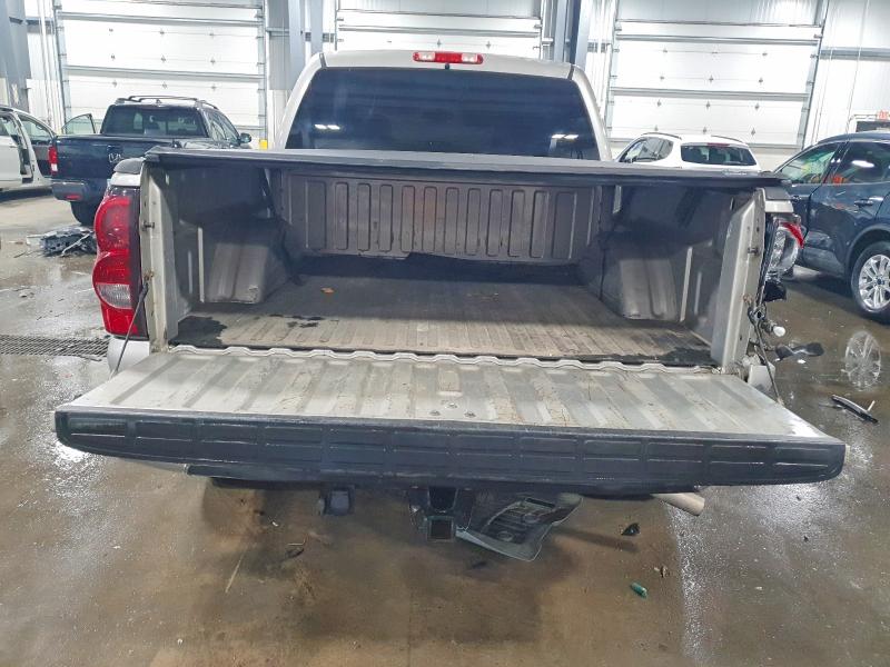 Photo 6 from auction – 2004 CHEVROLET SILVERADO with VIN 2GCEK13T141419996