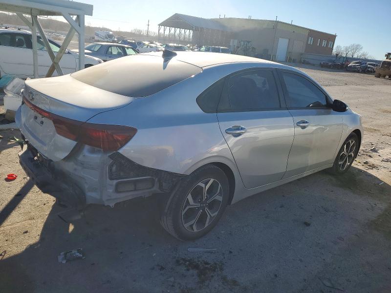 Photo 3 from auction – 2019 KIA FORTE with VIN 3KPF24AD2KE109597