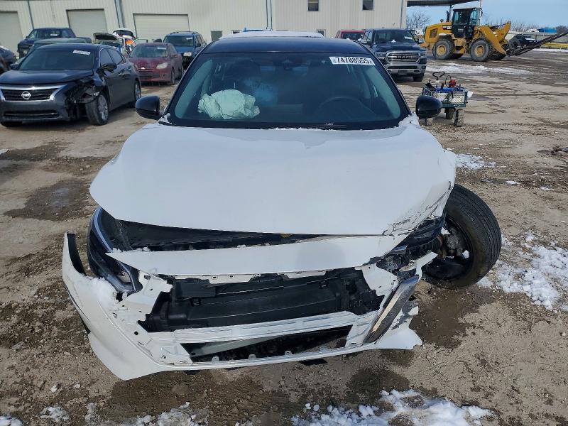 Photo 5 from auction – 2024 NISSAN SENTRA with VIN 3N1AB8DV1RY321764