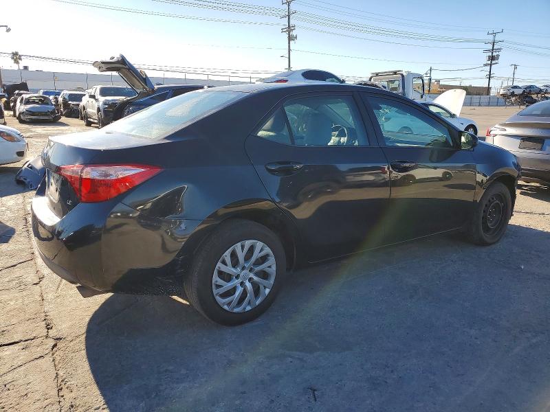 Photo 3 from auction – 2018 TOYOTA COROLLA with VIN 5YFBURHE5JP841966