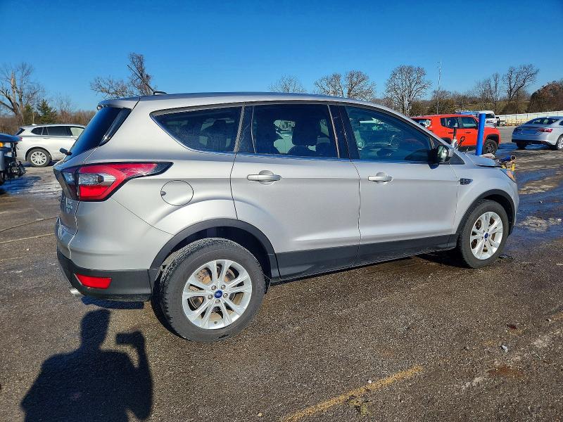 Photo 3 from auction – 2017 FORD ESCAPE SE with VIN 1FMCU0GD3HUC38497