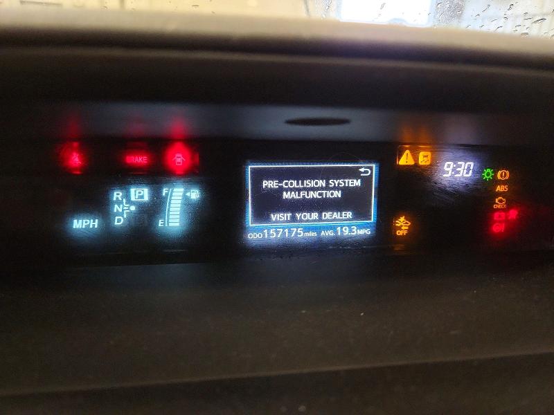 Photo 9 from auction – 2017 TOYOTA PRIUS V with VIN JTDZN3EU3HJ065906