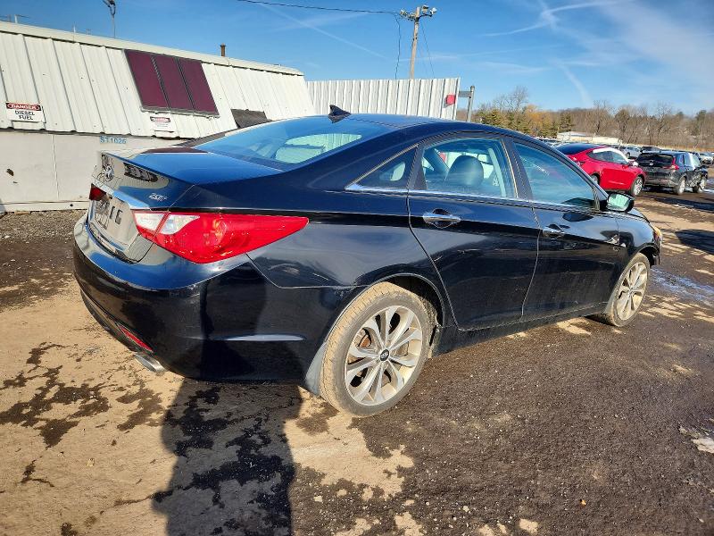Photo 3 from auction – 2013 HYUNDAI SONATA SE with VIN 5NPEC4AB3DH770741