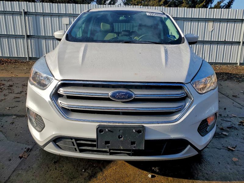 Photo 5 from auction – 2019 FORD ESCAPE SE with VIN 1FMCU9GD2KUC43153
