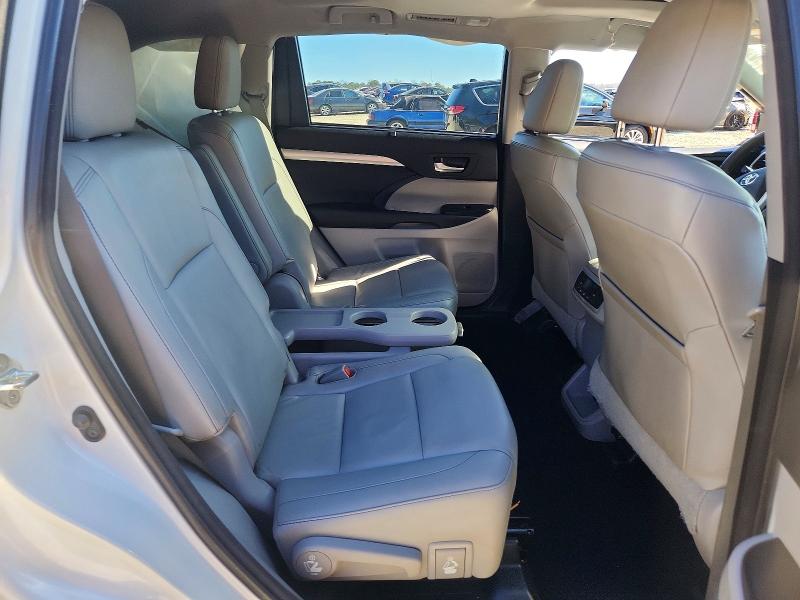 Photo 11 from auction – 2015 TOYOTA HIGHLANDER with VIN 5TDKKRFH4FS089355