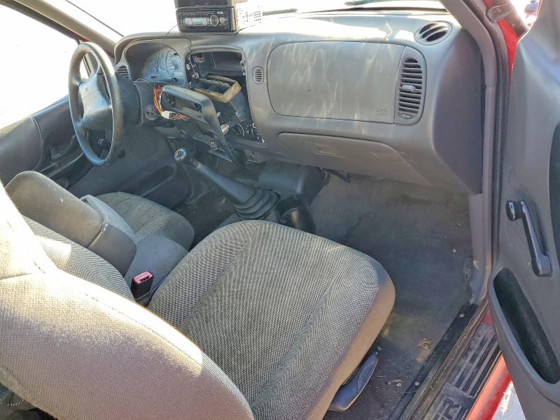 Photo 8 from auction – 2000 FORD RANGER with VIN 1FTYR10C8YTA03053