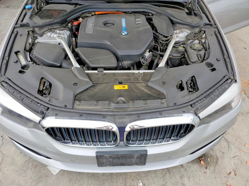 Photo 11 from auction – 2019 BMW 530E with VIN WBAJA9C59KB392722