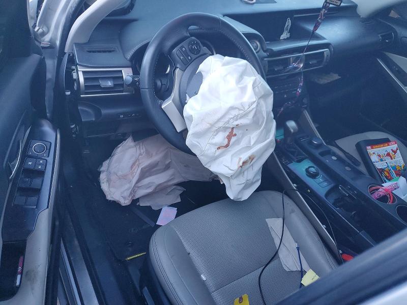 Photo 8 from auction – 2014 LEXUS IS with VIN JTHCF1D25E5004437