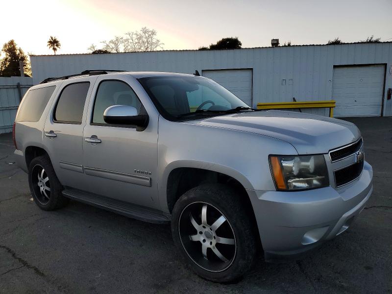 Photo 4 from auction – 2011 CHEVROLET TAHOE with VIN 1GNSCAE03BR171359