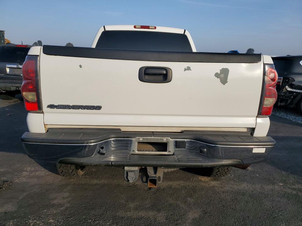 Photo 6 from auction – 2006 CHEVROLET SILVERADO with VIN 1GCHK23286F111987