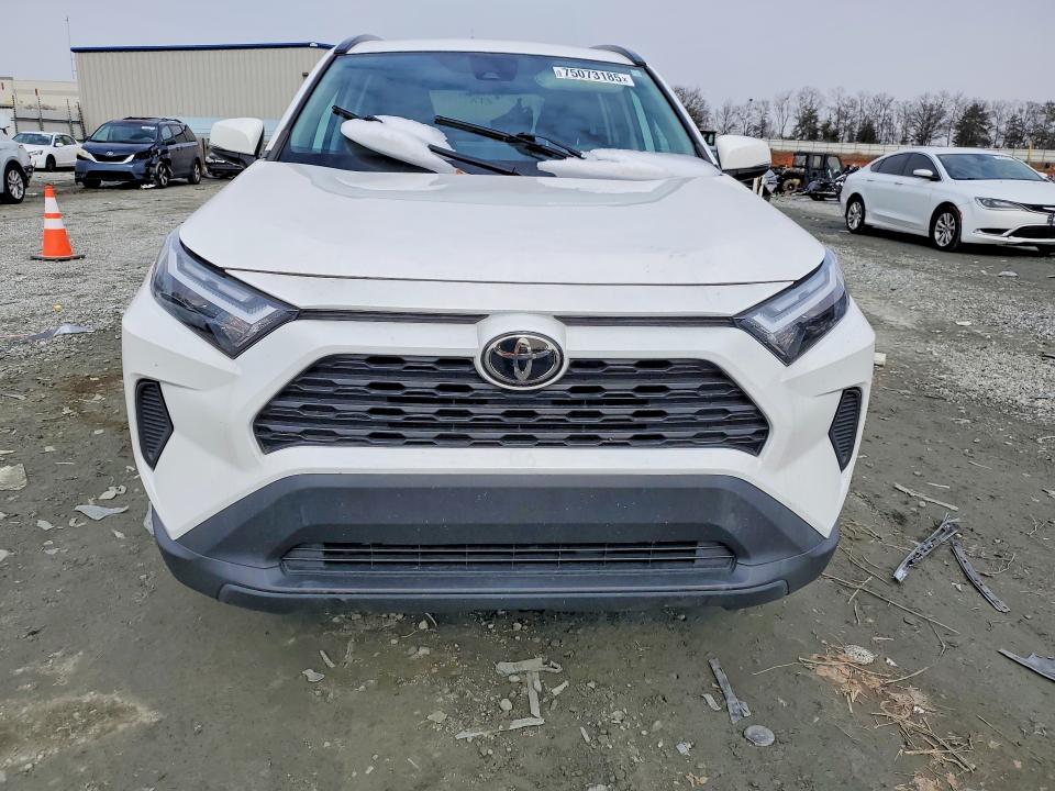 Photo 5 from auction – 2022 TOYOTA RAV4 with VIN 2T3W1RFVXNW199897