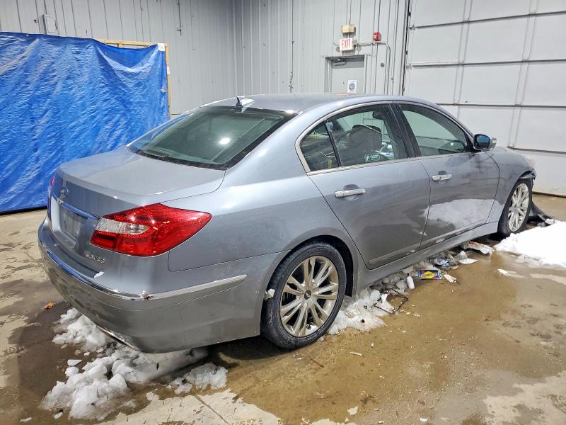 Photo 3 from auction – 2014 HYUNDAI GENESIS with VIN KMHGC4DD5EU261212