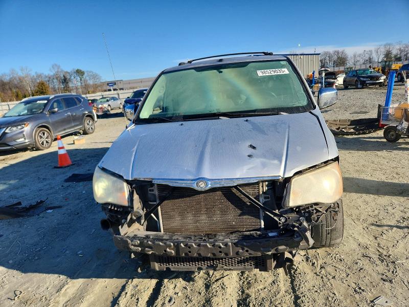 Photo 5 from auction – 2008 CHRYSLER TOWN & COU with VIN 2A8HR64X08R680804