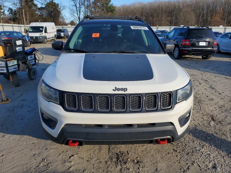 Photo 5 from auction – 2019 JEEP COMPASS with VIN 3C4NJDDB4KT627554