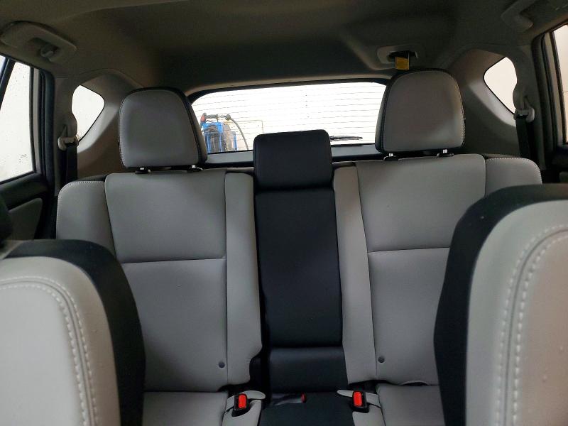 Photo 10 from auction – 2017 TOYOTA RAV4 LIMIT with VIN 2T3DFREVXHW685205