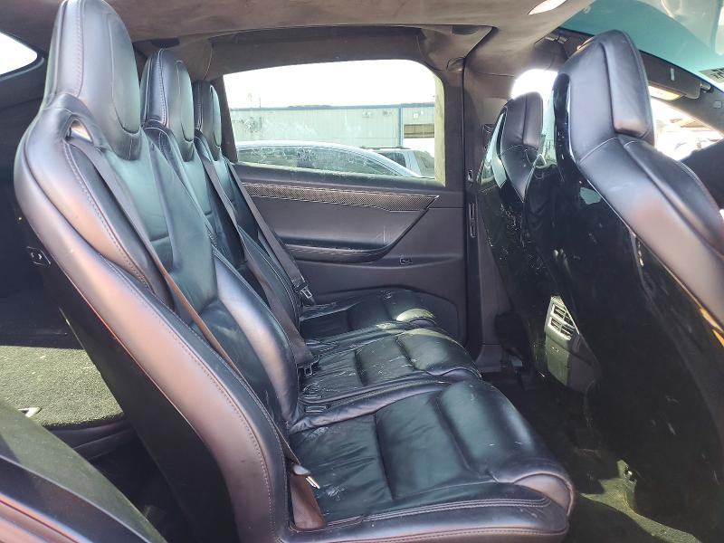 Photo 11 from auction – 2017 TESLA MODEL X with VIN 5YJXCAE26HF044619