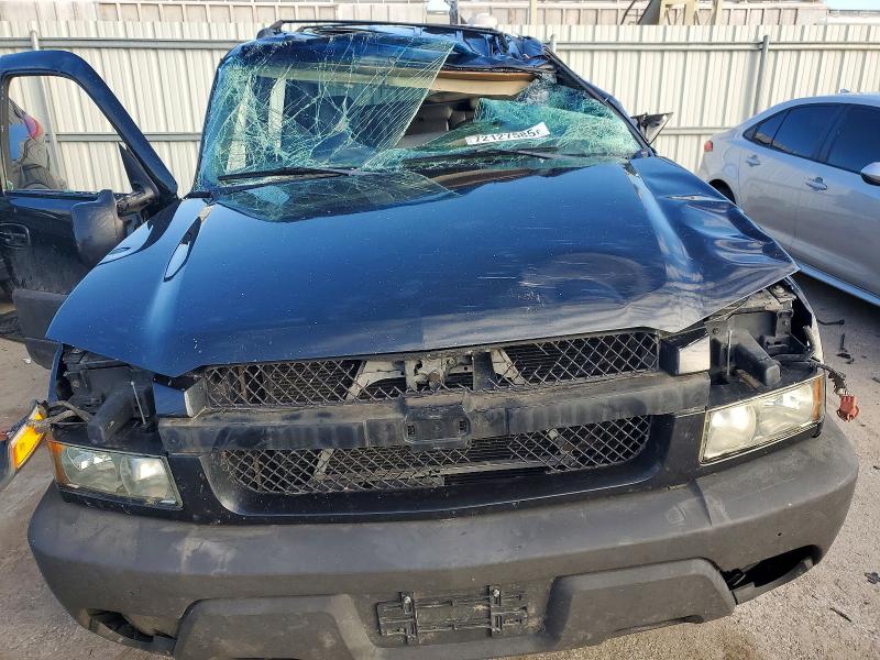 Photo 11 from auction – 2004 CHEVROLET AVALANCHE with VIN 3GNEK12T24G220178