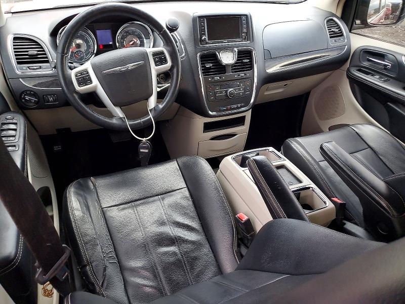 Photo 8 from auction – 2014 CHRYSLER TOWN & COU with VIN 2C4RC1BG4ER394632