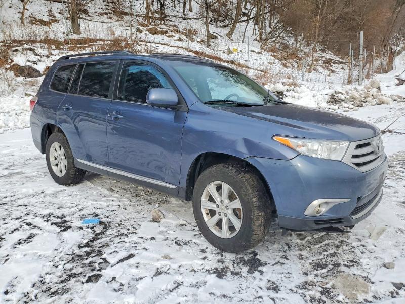 Photo 4 from auction – 2012 TOYOTA HIGHLANDER with VIN 5TDBK3EH6CS120812
