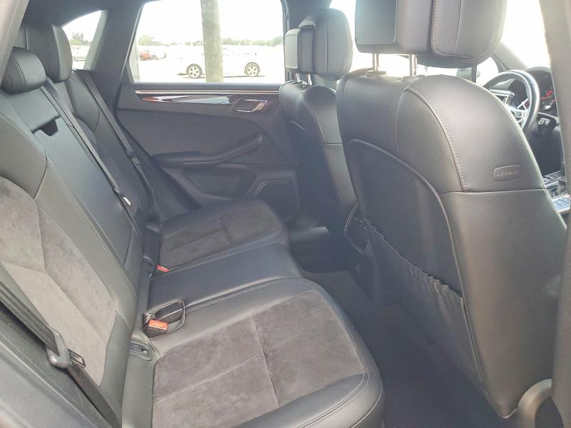 Photo 11 from auction – 2018 PORSCHE MACAN with VIN WP1AA2A53JLB10577