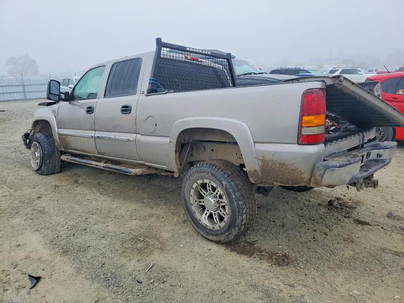 Фото 2 с аукциона – 2003 GMC SIERRA с VIN 1GTHK23G13F122918