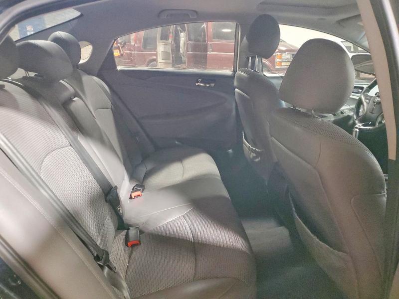 Photo 10 from auction – 2012 HYUNDAI SONATA with VIN 5NPEC4AC2CH389678