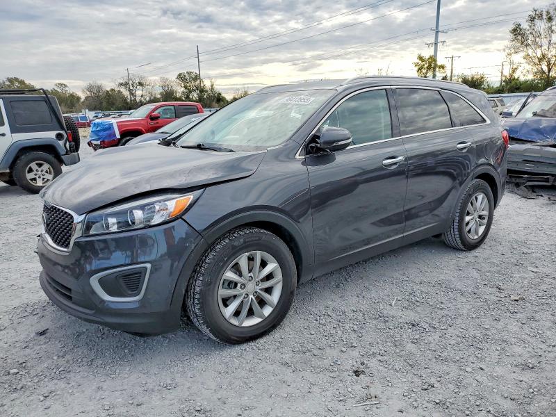 KIA SORENTO LX 2018 with VIN 5XYPG4A53JG393712 - Photo from auction