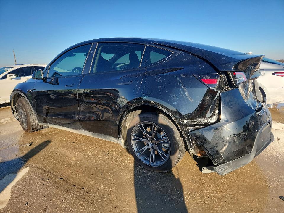 Photo 2 from auction – 2025 TESLA MODEL Y with VIN 7SAYGDEEXSF305300