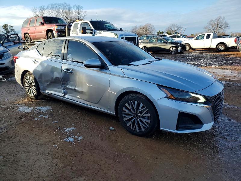 Photo 4 from auction – 2023 NISS ALTIMA with VIN 1N4BL4DV0PN364855