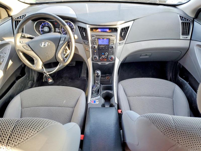 Photo 8 from auction – 2011 HYUNDAI SONATA with VIN 5NPEB4AC3BH213739