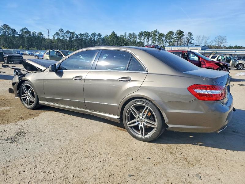 Foto 2 de la subasta – 2011 MERCEDES-BENZ E 350 4MAT con VIN WDDHF8HB5BA324831