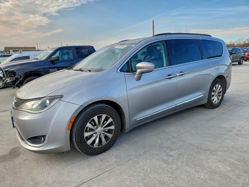 CHRYSLER PACIFICA T 2017 with VIN 2C4RC1BG0HR747288 - Photo from auction