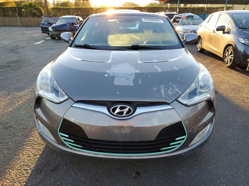 Photo 5 from auction – 2013 HYUNDAI VELOSTER with VIN KMHTC6AD5DU094329