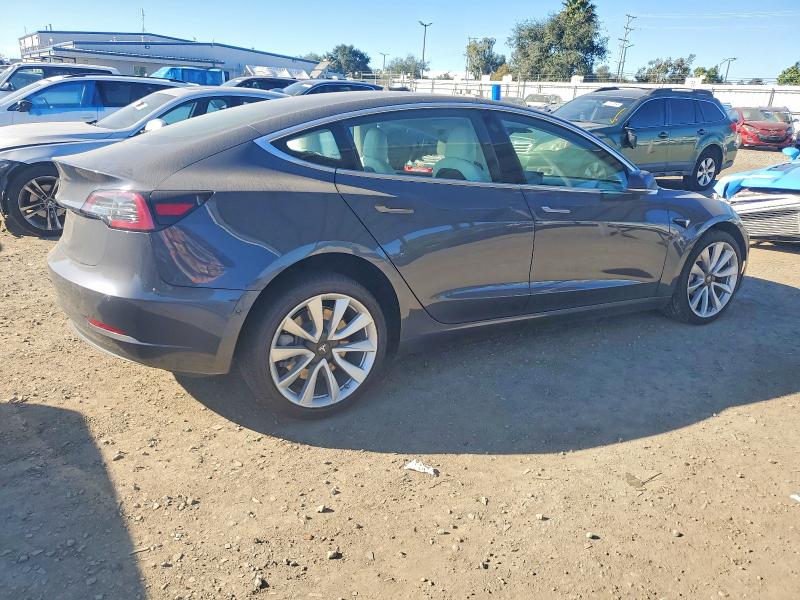 Photo 3 from auction – 2018 TESLA MODEL 3 with VIN 5YJ3E1EA5JF169066