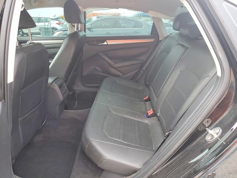 Photo 10 from auction – 2015 VOLKSWAGEN PASSAT S with VIN 1VWAS7A3XFC107237