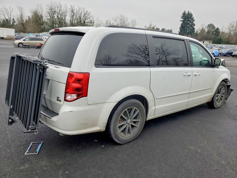 Photo 3 from auction – 2017 DODGE GRAND CARAVAN with VIN 2C4RDGEG6HR843048
