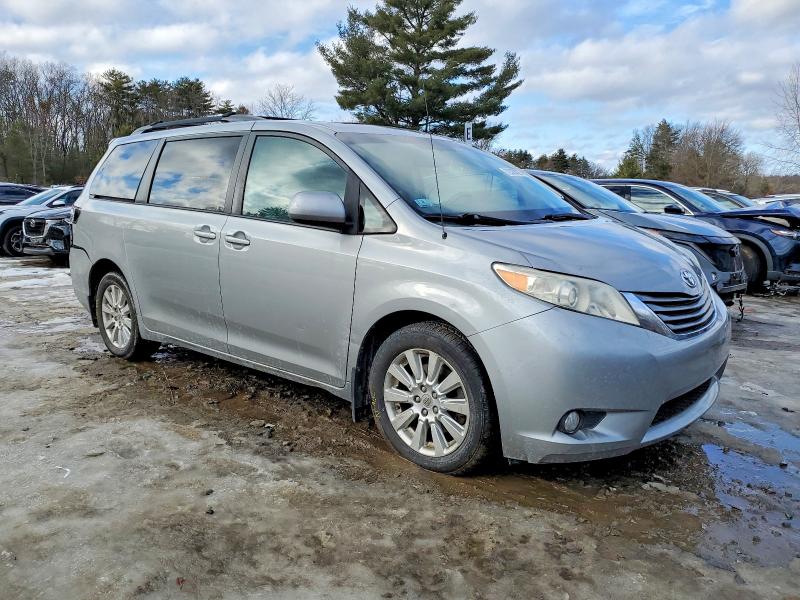 Photo 4 from auction – 2012 TOYOTA SIENNA XLE with VIN 5TDDK3DC3CS042682