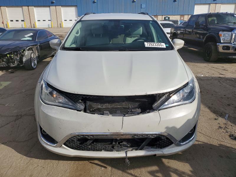 Photo 5 from auction – 2017 CHRYSLER PACIFICA T with VIN 2C4RC1BG5HR611139