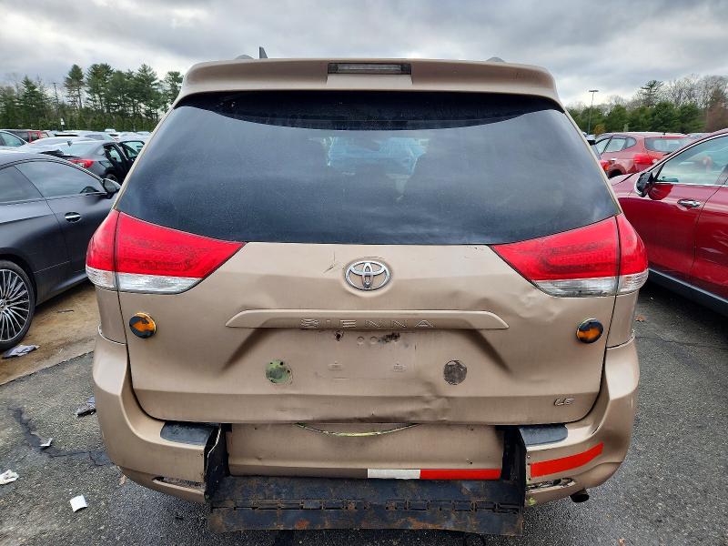 Photo 6 from auction – 2014 TOYOTA SIENNA with VIN 5TDKK3DCXES447853