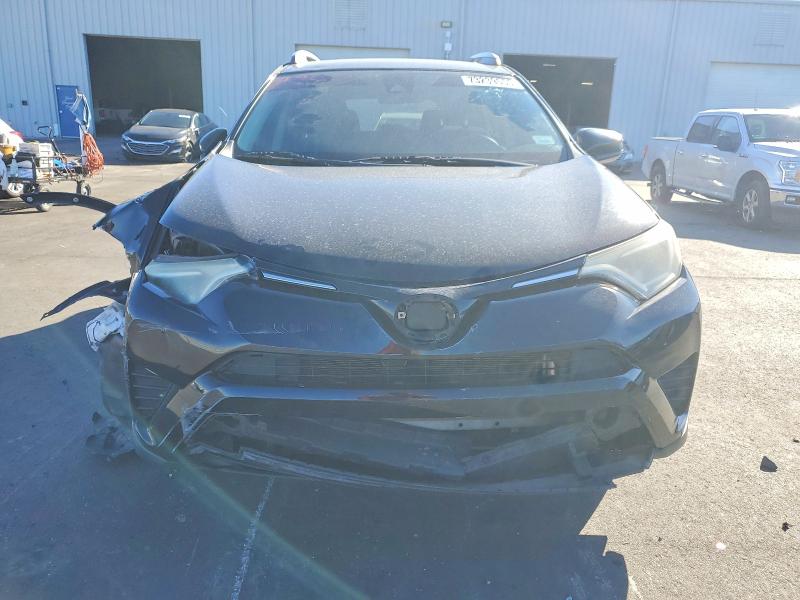 Photo 5 from auction – 2017 TOYOTA RAV4 with VIN 2T3ZFREV3HW363124