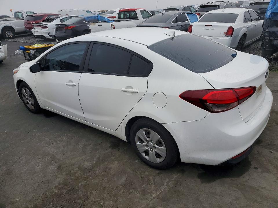 Photo 2 from auction – 2018 KIA FORTE LX with VIN 3KPFK4A72JE166861