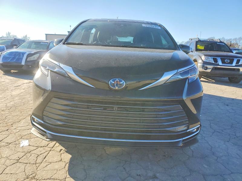 Photo 5 from auction – 2025 TOYOTA SIENNA LIM with VIN 5TDERKEC5SS231146