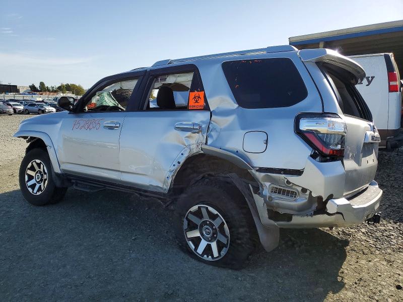 Photo 2 from auction – 2018 TOYOTA 4RUNNER with VIN JTEBU5JR8J5589564