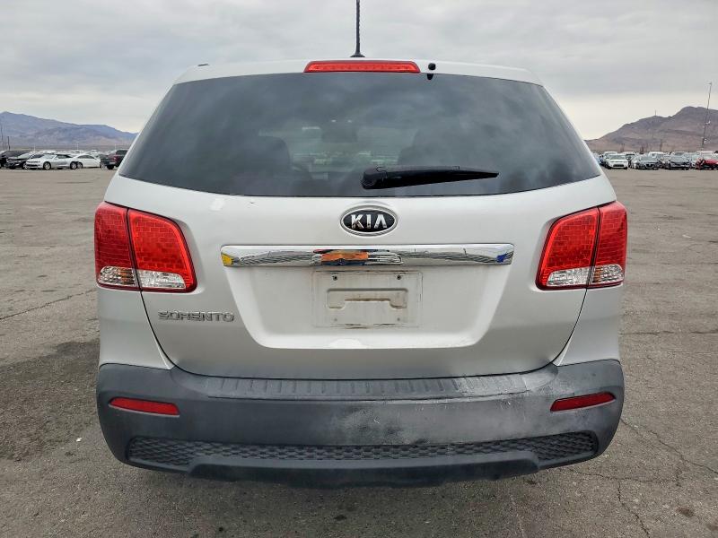 Photo 6 from auction – 2013 KIA SORENTO with VIN 5XYKT3A13DG347041