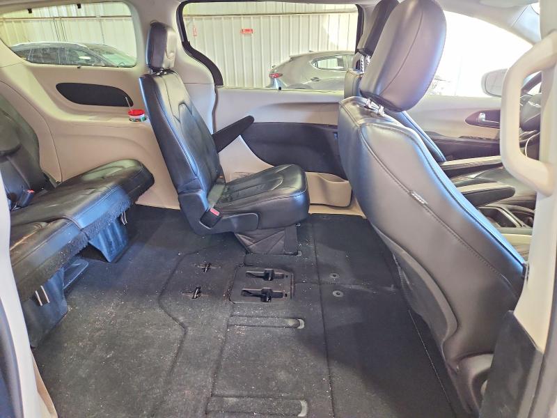 Photo 11 from auction – 2017 CHRYSLER PACIFICA with VIN 2C4RC1BG1HR729351