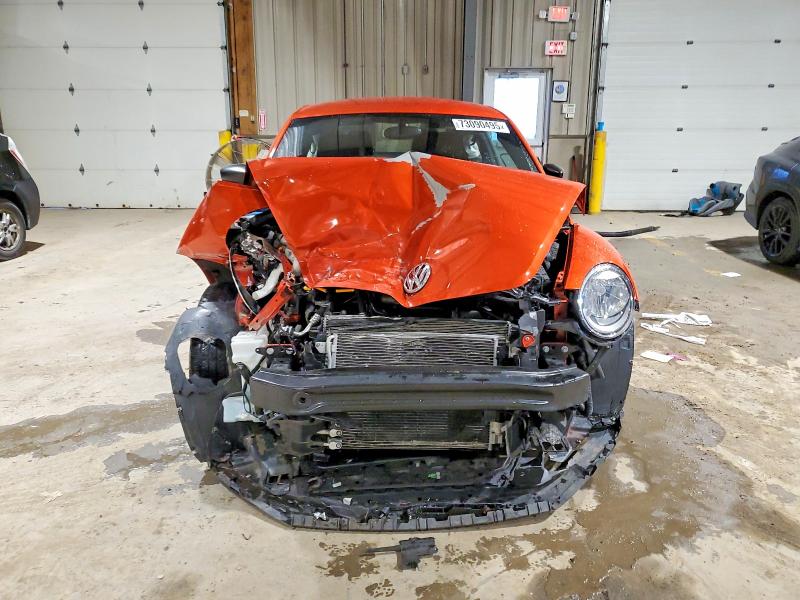Photo 5 from auction – 2018 VOLKSWAGEN BEETLE with VIN 3VWFD7AT1JM711508