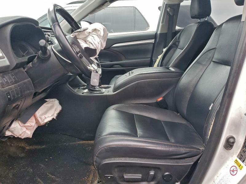 Photo 7 from auction – 2019 TOYOTA HIGHLANDER with VIN 5TDJZRFH1KS595176