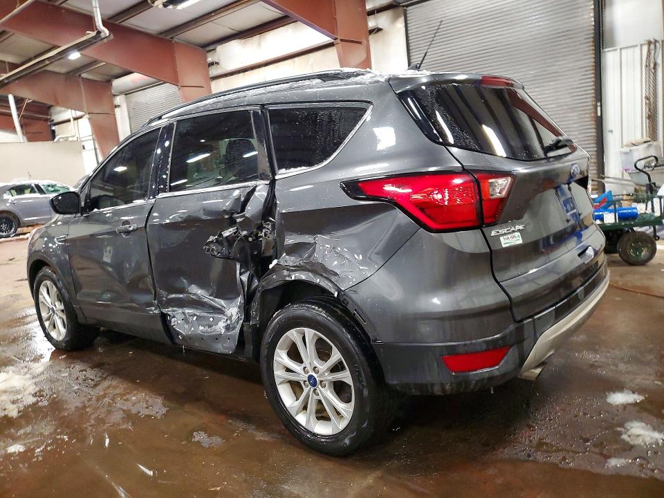 Photo 2 from auction – 2019 FORD ESCAPE with VIN 1FMCU9HD3KUC51714